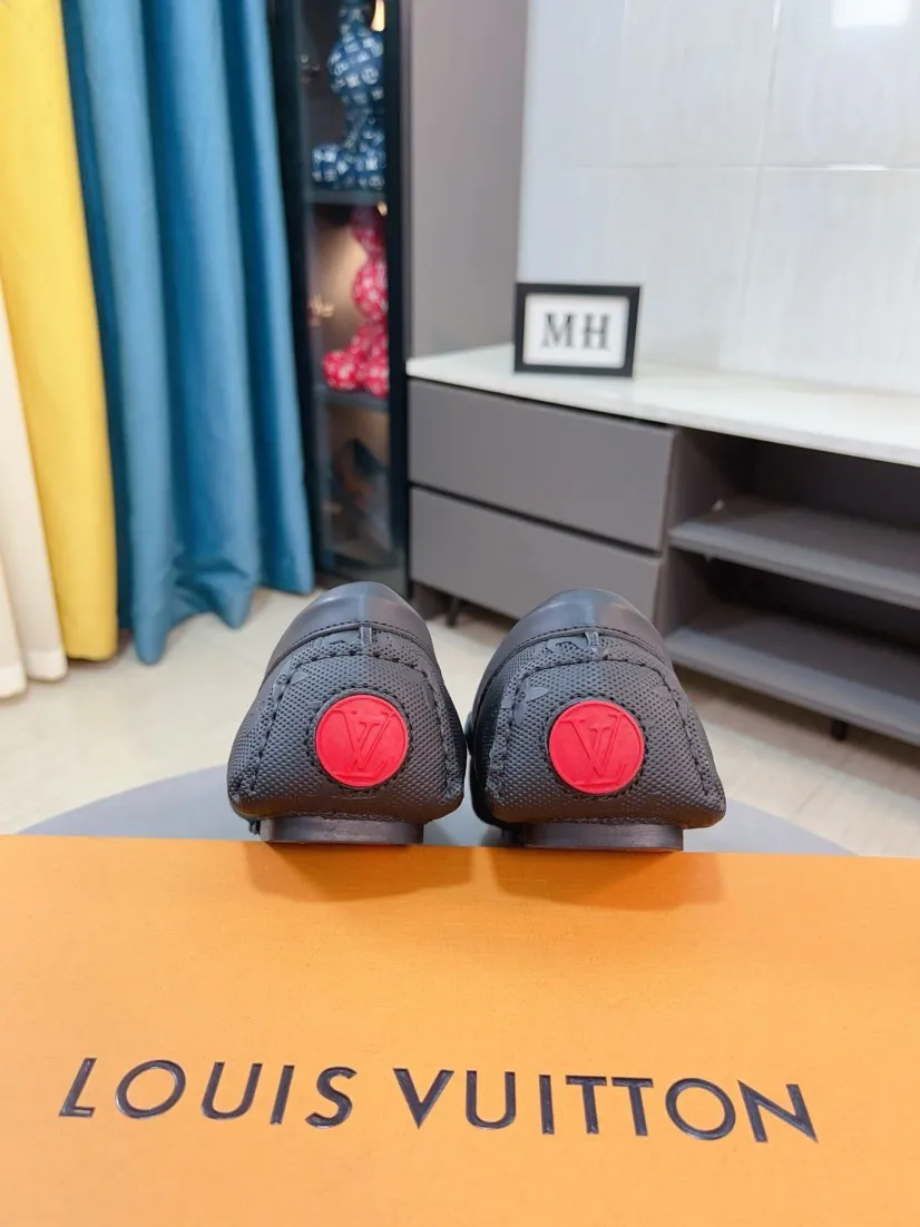 Men's men's shoes💰400🌹🌹[LV Louis Vuitton] New men's beanie shoes💝💝.. Top-grade imported cowhide embossed➕Comfortable leather lining. It is extremely skin-friendly and comfortable, feels very delicate, and the shape is very correct! Perfectly reflects the three-dimensional sense, code number: 38-44